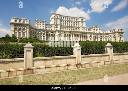 Palais du Parlement à Bucarest, capitale de la Roumanie Banque D'Images