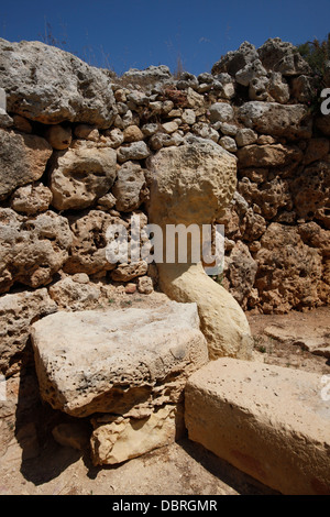 Les ruines de temples de Ggantija un complexe du temple mégalithique du Néolithique (ch. 3600-2500 avant notre ère) debout à la fin de l'Xagħra plateau dans l'île de Gozo, l'île soeur de Malte Banque D'Images