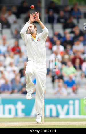 Manchester, UK. 06Th Aug 2013. Nathan Lyon pendant trois jours de l'Investec Cendres 3e test match à Old Trafford Cricket Ground, le 03 août, 2013 à Londres, en Angleterre. Credit : Mitchell Gunn/ESPA/Alamy Live News Banque D'Images