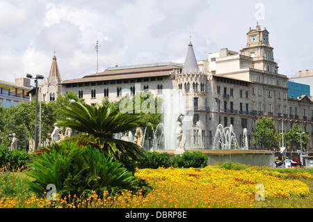 Barcelone, Espagne - 07 juillet, 2012 : l'architecture espagnole dans le célèbre Placa de Catalunya (Catalogne), dans le centre de Barcelone Banque D'Images