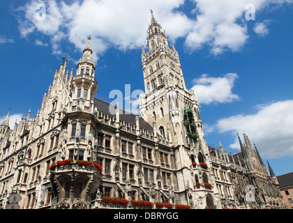 Neues Rathaus, la nouvelle mairie, sur la place Marienplatz, dans la vieille ville de Munich, capitale de la Bavière, Allemagne. Banque D'Images