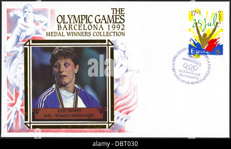 Timbre premier jour commémoratif de la couverture de la collection des médailles des Jeux Olympiques de Barcelone en 1992 avec Kate Howey de Grande-bretagne remportant la médaille de bronze pour le Judo - poids moyens des femmes Banque D'Images