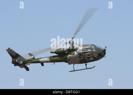 Hélicoptère militaire aérospatiale Gazelle procède à la formation des pilotes sur la plaine de Salisbury Training Area Banque D'Images