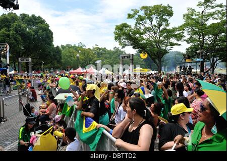 Juillet 21, 2013, Tokyo, Japon - Brésil 2013 Le festival a lieu au Parc Yoyogi à Tokyo le dimanche, Juillet 21, 2013. (Photo par Masahiro Tsurugi/AFLO) Banque D'Images