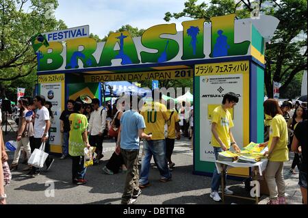 Juillet 21, 2013, Tokyo, Japon - Brésil 2013 Le festival a lieu au Parc Yoyogi à Tokyo le dimanche, Juillet 21, 2013. (Photo par Masahiro Tsurugi/AFLO) Banque D'Images