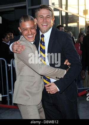 Theo Rossi et Charlie Hunnam Projection de FX'S 'Sons of Anarchy' Saison 4 Première Mondiale au cinéma ArcLight Cinerama Dome d'Hollywood, Californie - 30.08.11 Banque D'Images