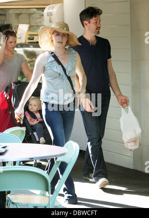 Amy Adams et son fiancé Darren Le Gallo passent la journée ensemble shopping à Hollywood Hollywood, Californie - 31.08.11 Banque D'Images