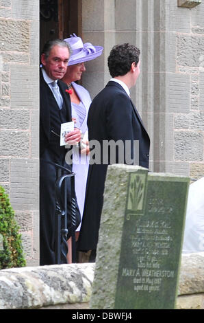 Andrew Charlton et edwina palmer se sont mariés à l'église en edrom,Duns Berwick, l'Écosse. l'épouse, c'est la fille de lord palmer. Le prince William et Kate ont été répandu pour assister au mariage mais n'a jamais montré upAndrew charlton et edwina palmer se sont mariés à l'église en edrom,Duns Berwick, l'Écosse. l'épouse, c'est la fille de lord palmer. Le prince William et Kate se sont dit t Banque D'Images