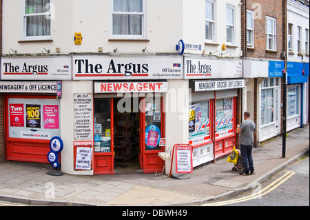 Maison de la presse à l'angle de Dorset Street, Brighton East Sussex England UK Banque D'Images