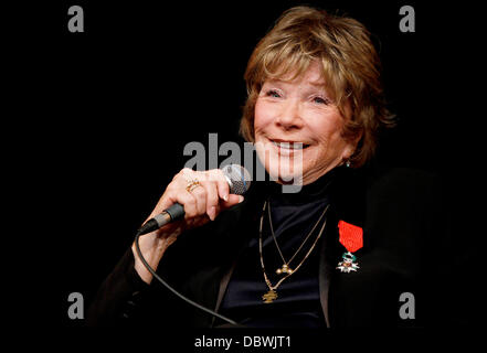 Shirley MacLaine à la cinémathèque de Paris Bercy où elle a reçu la Légion d'Honneur par Frédéric Mitterrand, le ministre de la culture Paris, France - 05.09.11 Banque D'Images