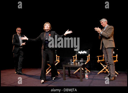 Shirley MacLaine à la cinémathèque de Paris Bercy où elle a reçu la Légion d'Honneur par Frédéric Mitterrand, le ministre de la culture Paris, France - 05.09.11 Banque D'Images