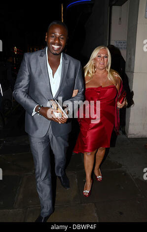 Vanessa Feltz et Ben Ofoedu célébrités fréquentent des performances de Mamma Mia au Prince of Wales Theatre de Londres, Angleterre - 07.09.11 Banque D'Images