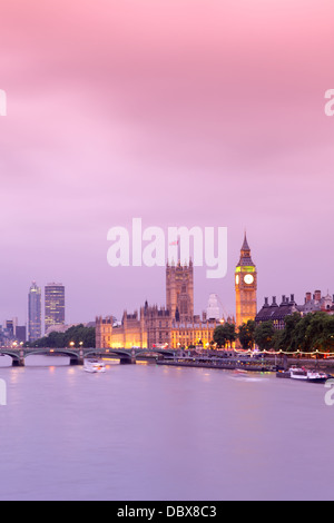 Palais de Westminster au coucher du soleil, Londres, UK Banque D'Images