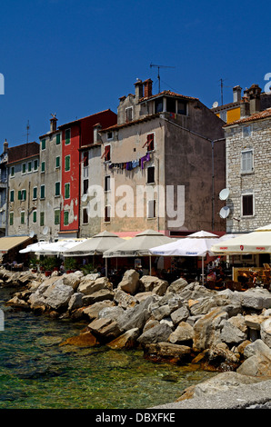 Rovinj Istrie Croatie Mer Adriatique Europe restaurants en front de mer Banque D'Images