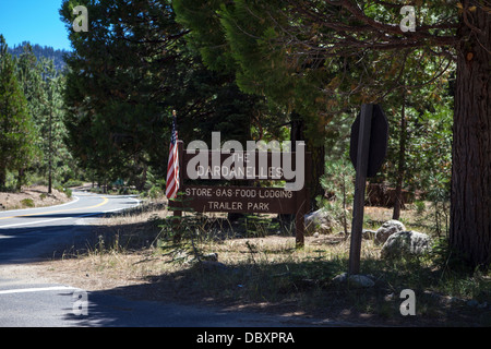 Les Dardanelles à Sonora Pass en Californie l'autoroute 108 dans les montagnes de la Sierra Nevada d'un magasin très isolées campground Banque D'Images