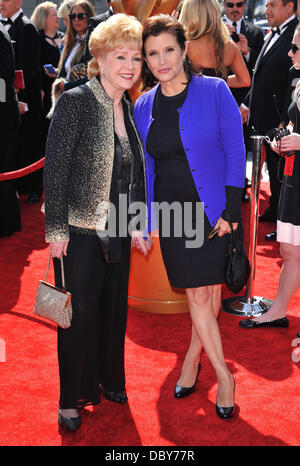 Debbie Reynolds et Carrie Fisher 2011 Primetime Creative Arts Emmy Awards - arrivals tenue au Nokia Theatre L.A. Vivre à Los Angeles, Californie - 10.09.11 Banque D'Images