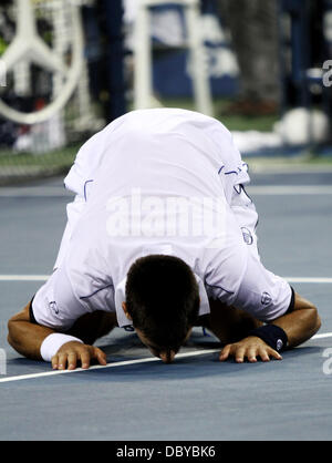 La Serbie de Novak Djokovic Rafael Nadal joue contre l'Espagne lors de la finale chez les hommes le jour 15 de l'US Open de Tennis, sur Arthur Ashe Stadium, à Flushing Meadows, Queens, New York. La ville de New York, USA - 12.09.11 Banque D'Images