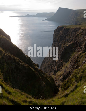 Point Neiss et Waterstein Head Ramasaig de Falaise. Duirinish côte, Isle of Skye, Scotland, UK Banque D'Images