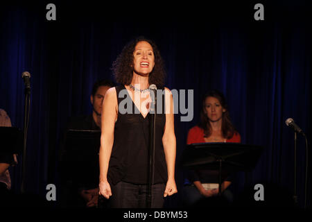 Barbara Walsh chanter sur scène Productions présente 'Scôte à côte par Sondheim', un concert de chansons écrites par Stephen Sondheim avant 1979, tenue à la Laurie Beechman Theatre. La ville de New York, USA - 15.09.11 Banque D'Images