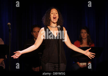 Barbara Walsh chanter sur scène Productions présente 'Scôte à côte par Sondheim', un concert de chansons écrites par Stephen Sondheim avant 1979, tenue à la Laurie Beechman Theatre. La ville de New York, USA - 15.09.11 Banque D'Images