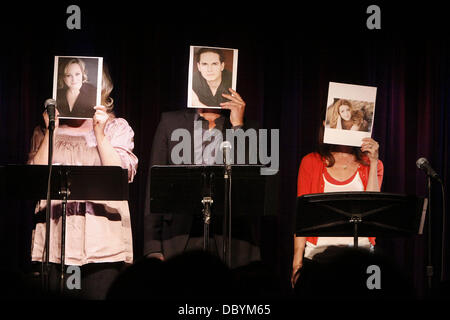 Sally Wilfert, Paul Anthony Stewart, Kate Wetherhead Productions présente sur scène en chantant "à côte par Sondheim', un concert de chansons écrites par Stephen Sondheim avant 1979, tenue à la Laurie Beechman Theatre. La ville de New York, USA - 15.09.11 Banque D'Images