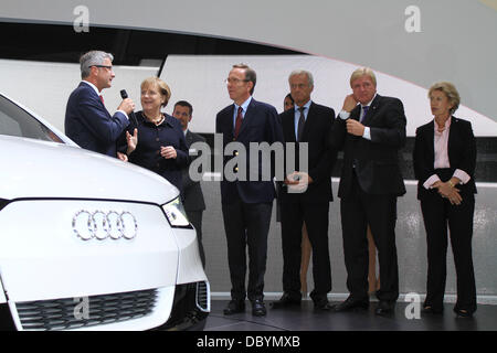 Chancelier de l'Allemagne, Angela Merkel visites IAA Frankfurt où elle a été introduite pour Rupert Stadler Audi de Francfort, Allemagne - 15.09.11 Banque D'Images