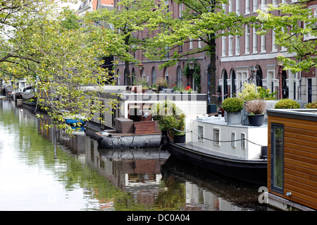 Amsterdam Pays-Bas Hollande Europe houseboats sur canal dans Jordaan Banque D'Images