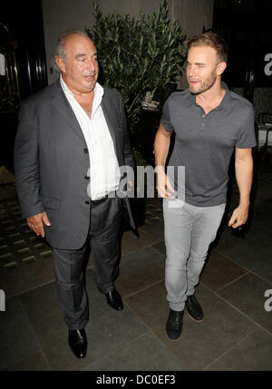 Gary Barlow laissant restaurant Scotts à Mayfair après restauration avec Sir Philip Green. Londres, Angleterre - 28.09.11 Banque D'Images