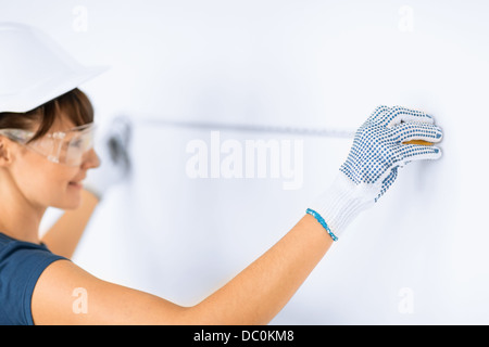 Mur de mesure architecte avec ruller flexible Banque D'Images