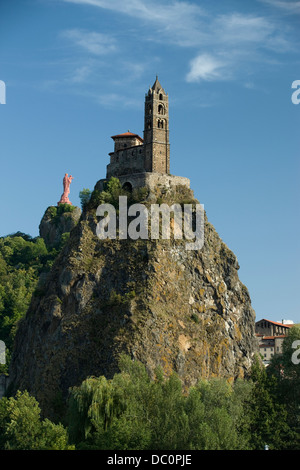 ST MICHEL D'AIGUILHE AVEC CORNEILLE LE PUY EN VELAYHAUTE ROCK LOIRE AUVERGNE FRANCE Banque D'Images