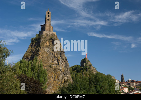 ST MICHEL D'AIGUILHE AVEC CORNEILLE LE PUY EN VELAYHAUTE ROCK LOIRE AUVERGNE FRANCE Banque D'Images