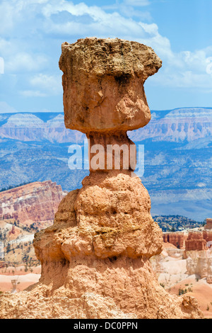 Thors Hammer monolith sur le sentier en boucle Navajo, Sunset Point, Bryce, amphithéâtre, Bryce Canyon National Park, Utah, USA Banque D'Images