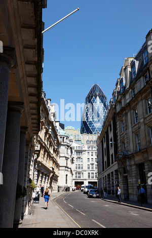 Du côté de la Lloyds avenue vers le gherkin ville de London England uk Banque D'Images