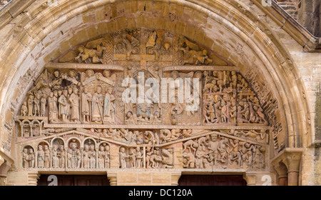 Saint Foy tympan du Jugement Dernier. Le tympan détaillées sur la porte de l'ouest, sculptée entre 1107 et 1125. Banque D'Images