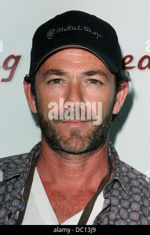 Los Angeles, Californie, USA. 6e août 2013. Luke Perry assiste à ''Red Wing'' Los Angeles Premiere le 6 août 2013 à l'Harmony Gold Theatre de Los Angeles, CA. USA. Credit : TLeopold ZUMAPRESS.com/Alamy/Photos/Globe Live News Banque D'Images