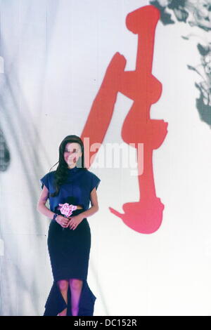 Beijing, Chine. 6e août 2013. Angelababy actrice, acteur Hyun-kyoon Lee, directeur Gao Qunshu et chanteur Na Ying assister à la première du film de crimes passionnels à Beijing, Chine, le mardi 6 août 2013. Credit : TopPhoto/Alamy Live News Banque D'Images