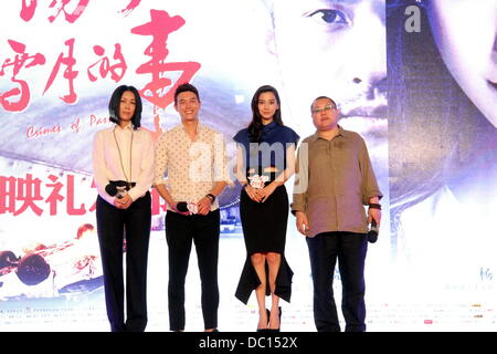 Beijing, Chine. 6e août 2013. Angelababy actrice, acteur Hyun-kyoon Lee, directeur Gao Qunshu et chanteur Na Ying assister à la première du film de crimes passionnels à Beijing, Chine, le mardi 6 août 2013. Credit : TopPhoto/Alamy Live News Banque D'Images