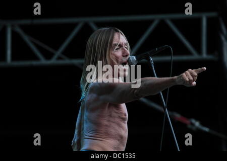 Berlin, Allemagne. Le 06 août, 2013. Iggy Pop & The Stooges sur scène à Zitadelle Spandau à Berlin, Allemagne, 06 août 2013. Photo : Lutz Mueller-Bohlen/dpa/Alamy Live News Banque D'Images