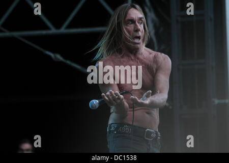 Berlin, Allemagne. Le 06 août, 2013. Iggy Pop & The Stooges sur scène à Zitadelle Spandau à Berlin, Allemagne, 06 août 2013. Photo : Lutz Mueller-Bohlen/dpa/Alamy Live News Banque D'Images