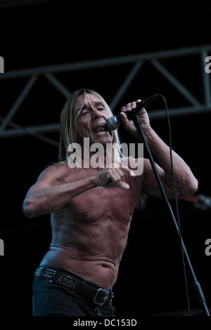 Berlin, Allemagne. Le 06 août, 2013. Iggy Pop & The Stooges sur scène à Zitadelle Spandau à Berlin, Allemagne, 06 août 2013. Photo : Lutz Mueller-Bohlen/dpa/Alamy Live News Banque D'Images