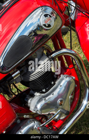 1958 Norton Dominator 99. Moto classique britannique Banque D'Images