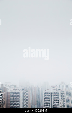 Portrait de brume sur les gratte-ciel, Shanghai, Chine Banque D'Images