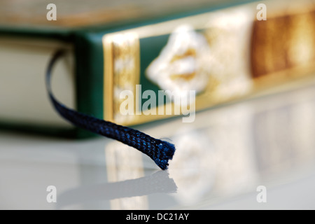 Le Coran signifie littéralement 'la récitation' est le texte religieux central de l'Islam Banque D'Images