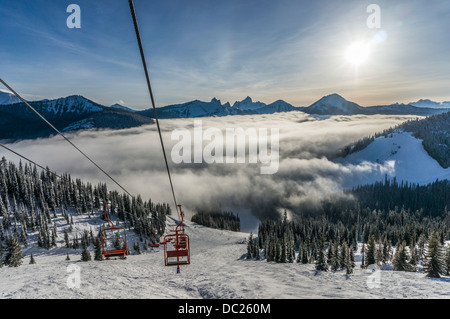 Vue depuis le haut de la station de ski Col Gibson à Manning Park, Colombie Britannique, Canada. Banque D'Images