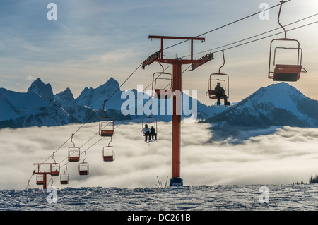 Vue depuis le haut de Gibson's Pass ski resort de Manning Park, Colombie Britannique, Canada. Banque D'Images