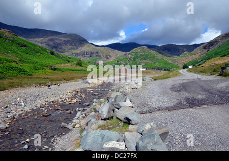 Mines de cuivre au-dessus de la vallée de Coniston le Parc National du Lake District, un paysage marqué par l'exploitation des mines et des carrières. Banque D'Images