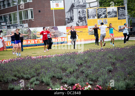 Garder la forme l'exercice de classe dans le centre de Rotterdam Pays-Bas Banque D'Images