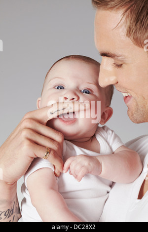 Père avec bébé fille Banque D'Images