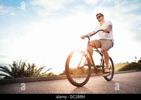 Homme à vélo Banque D'Images