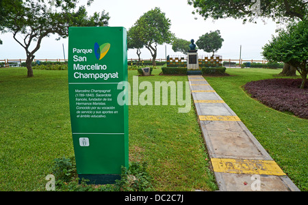 Plaque Champagnat Malecón Cisneros sur les falaises de Miraflores. Lima, Pérou. Banque D'Images